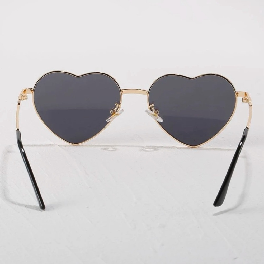 [2 Pairs] 3/$22🩶 Round & Heart Fashion Sunglasses Eyeglasses Black Women Gold - Picture 8 of 14